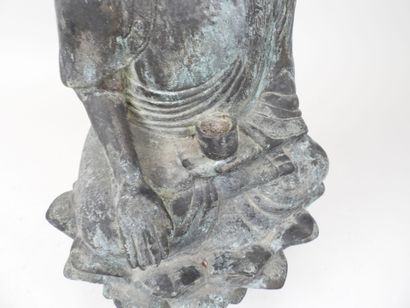 CHINE, XXe.
Bouddha assis sur un lotus. 
Sujet...