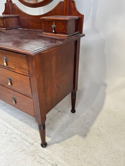 Commode-coiffeuse en bois façon acajou, la...