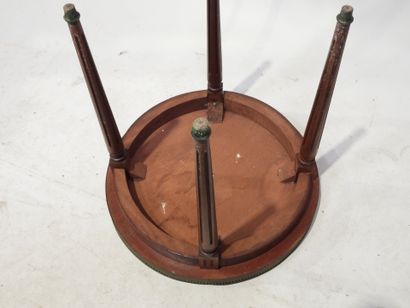 Table dite Bouillotte en bois, le plateau...