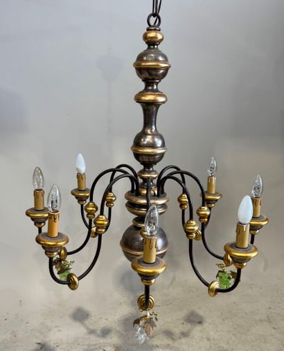 Lustre à 8 bras de lumière en métal et bois...