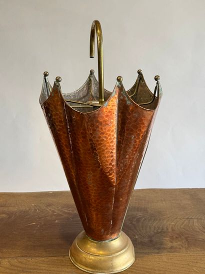 Copper and brass umbrella holder.
H. 56 cm.
(small...