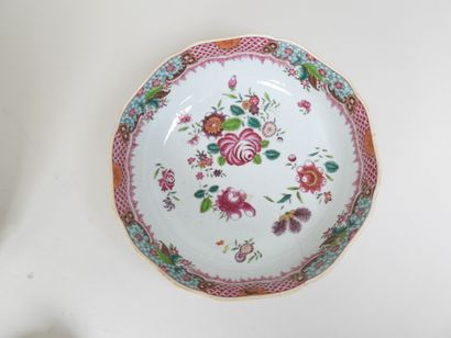 CHINE, XIXe - XXe. 
Lot en porcelaine polychrome...