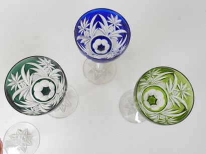 SAINT LOUIS, dans le goût.
Suite de six verres...