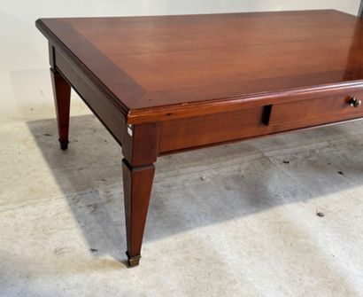 Table basse rectangulaire en merisier ouvrant...