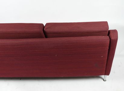 ROCHE BOBOIS.
Three-seater sofa in garnet...