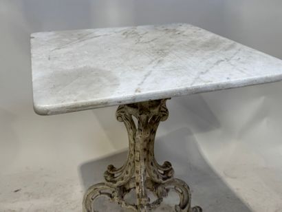 Table de jardin tripode en fer forgé ajouré...