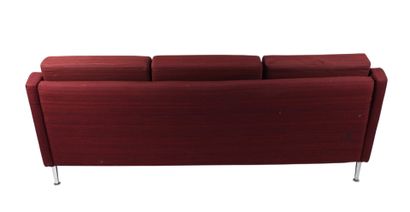 ROCHE BOBOIS.
Three-seater sofa in garnet...