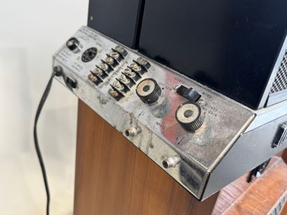 McINTOSH.
Lot comprenant :
-Ampli. 2100 (20...