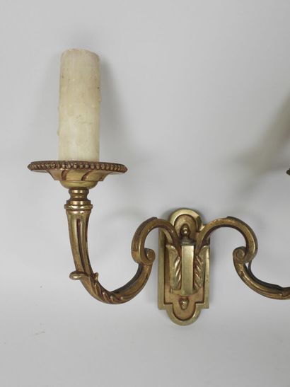 Paire d'appliques en bronze doré à deux bras...