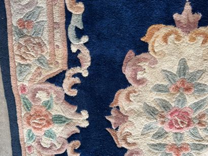 CHINA, 20th century.
Polychrome virgin wool...
