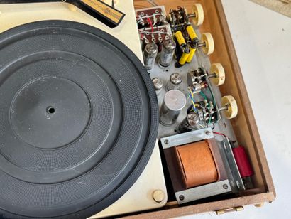 MELODYNE.
Ampli disque vinyle.
23 x 51 x...