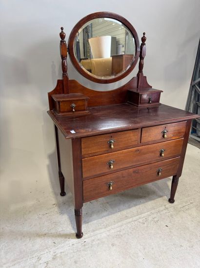 Commode-coiffeuse en bois façon acajou, la...