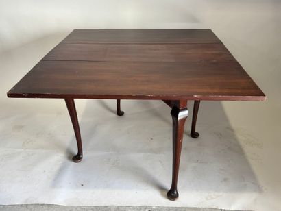 Table en acajou, le piétement 