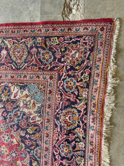 IRAN, 20th century.
Large hand-knotted wool...