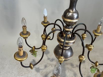Lustre à 8 bras de lumière en métal et bois...