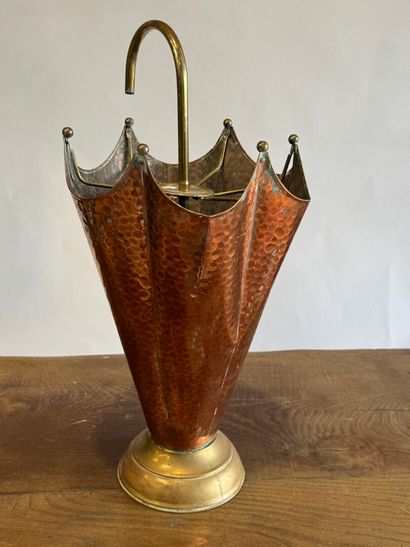 Copper and brass umbrella holder.
H. 56 cm.
(small...