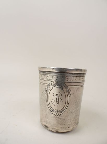 Timbale en argent 950/1000e à décor guilloché,...