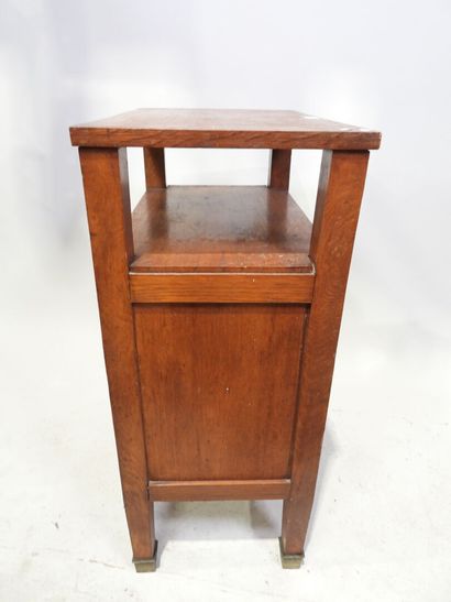 Petit meuble de rangement en bois, comportant...