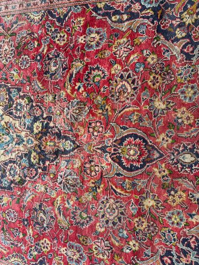 IRAN, 20th century.
Large hand-knotted wool...