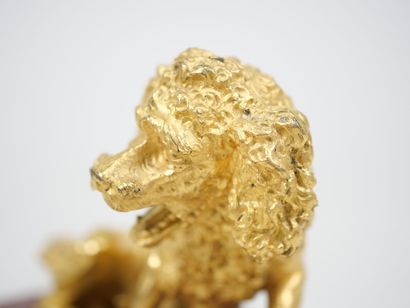 École française XIXe. 
Chien assis. 
Sculpture...