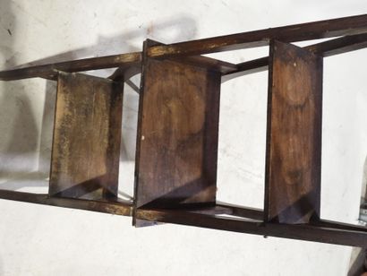 Chaise de bibliothèque pliante en bois formant...