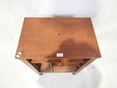 Petit meuble de rangement en bois, comportant...