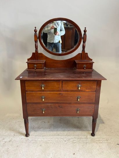 Commode-coiffeuse en bois façon acajou, la...