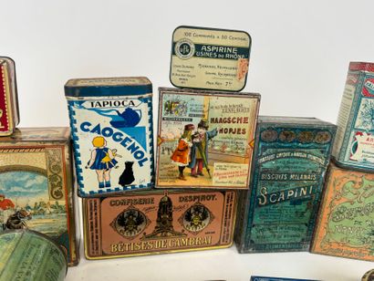 Collection de 28 boites publicitaires en...