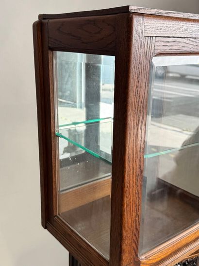 Petite vitrine rectangulaire à poser en chêne...