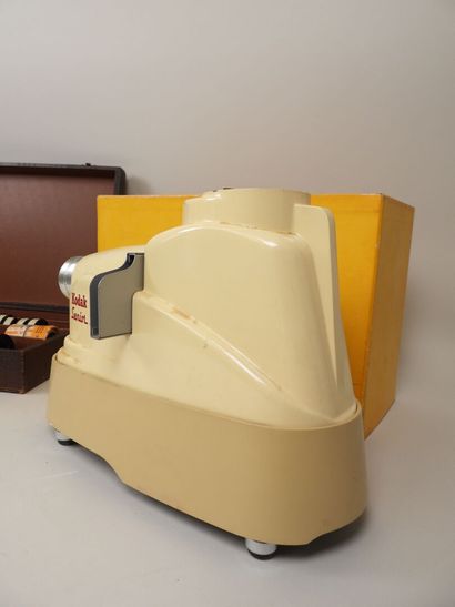 KODAK et PATHE BABY. 
Projecteur Senior 2...