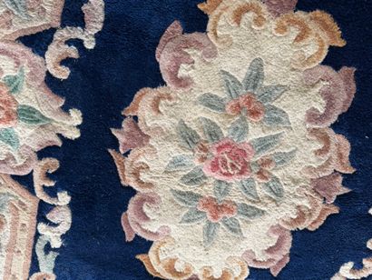 CHINA, 20th century.
Polychrome virgin wool...