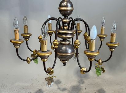 Lustre à 8 bras de lumière en métal et bois...