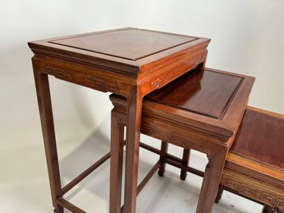CHINE, XXe.
Quatre tables gigognes rectangulaires...