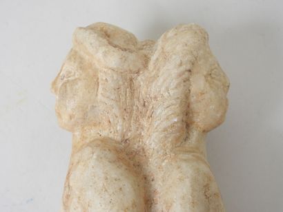 École XXe. 
Couple en pierre sculptée à deux...