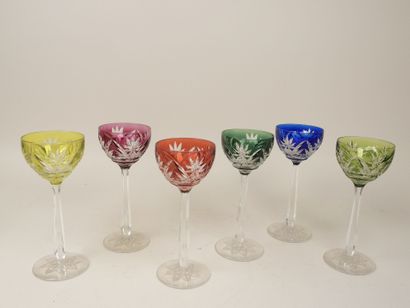 SAINT LOUIS, dans le goût.
Suite de six verres...