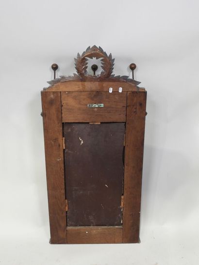 Miroir en bois peint formant porte-manteau,...
