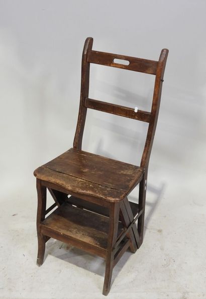 Chaise de bibliothèque pliante en bois formant...