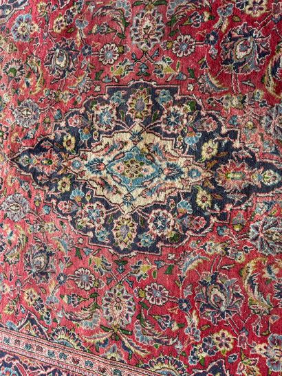 IRAN, 20th century.
Large hand-knotted wool...
