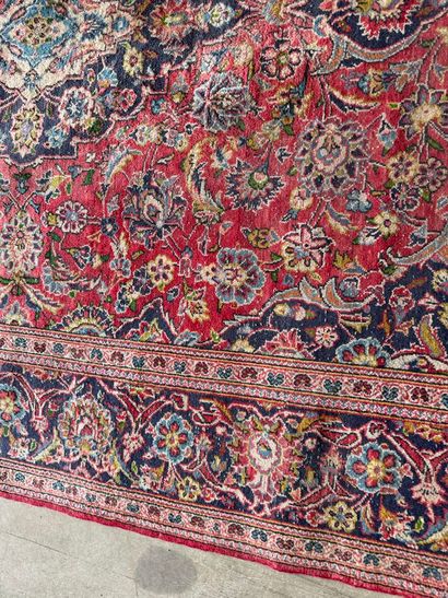 IRAN, 20th century.
Large hand-knotted wool...