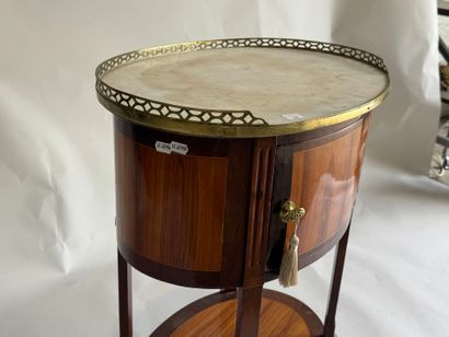 Oval-shaped bedside table in wood and veneer,...