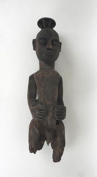 AFRIQUE. 
Sculpture en bois et métal à figure...