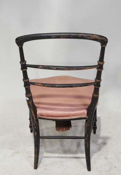 Chaise d'enfant en bois laqué noir à décor...