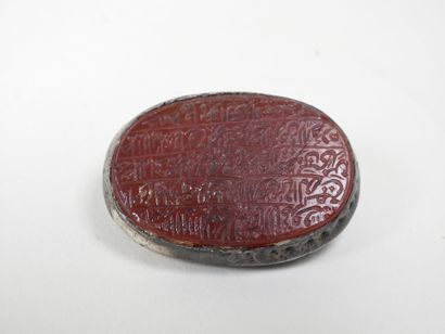 Broche ovale en argent étranger, sertie d'une...