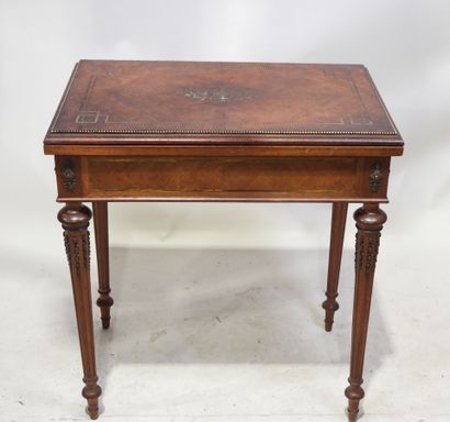 Table à jeux portefeuille en bois et placage,...