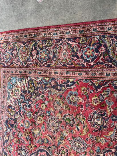 IRAN, 20th century.
Large hand-knotted wool...