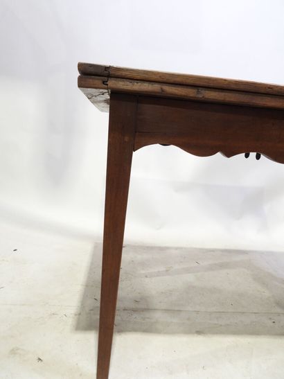 Table en bois, le plateau portefeuille, la...