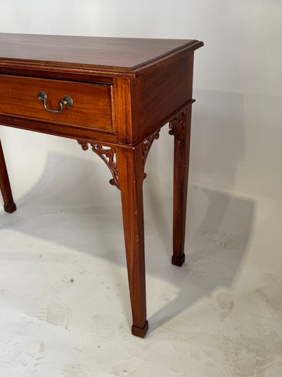 Console en bois teinté mouluré, ouvrant par...