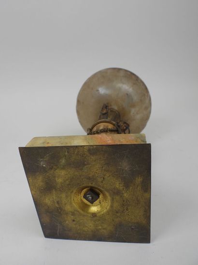 Pied de lampe à pétrole en bronze, la base...