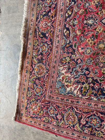 IRAN, 20th century.
Large hand-knotted wool...