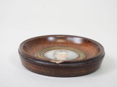 Miniature ronde sur os dans un encadrement...